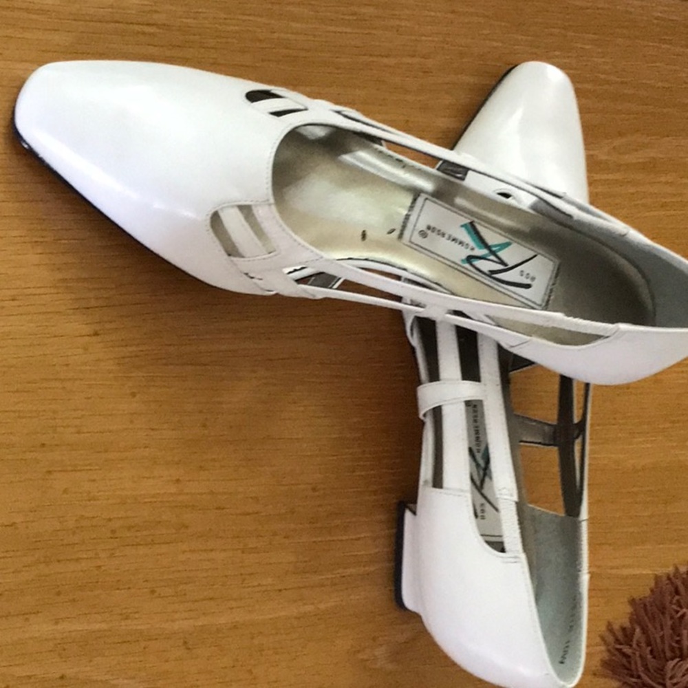 Ros Hommerson  10W Dress Shoe